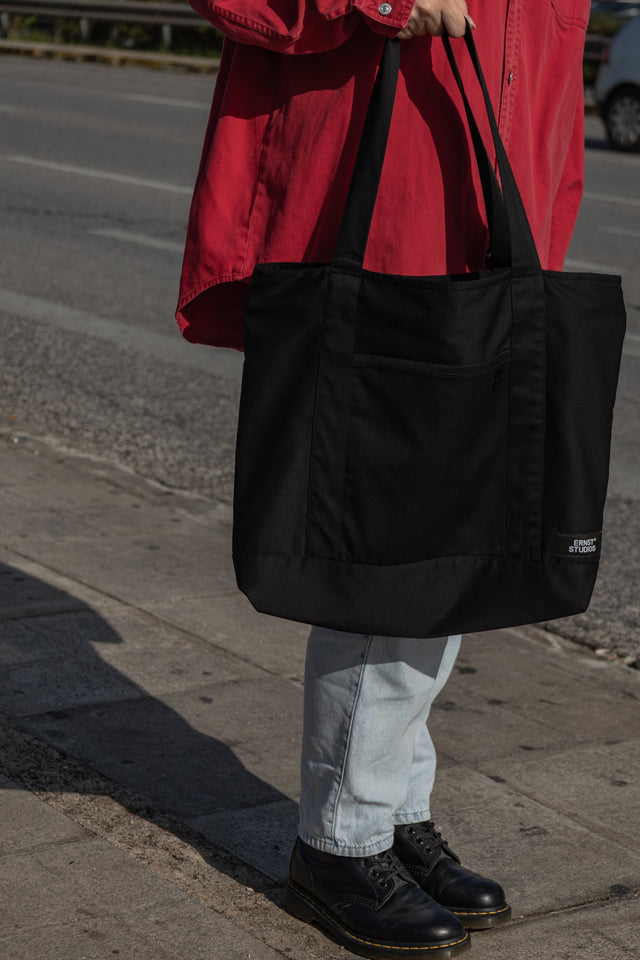 Ernst Tote - Medium/ Black