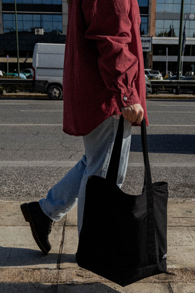 Ernst Tote - Medium/ Black